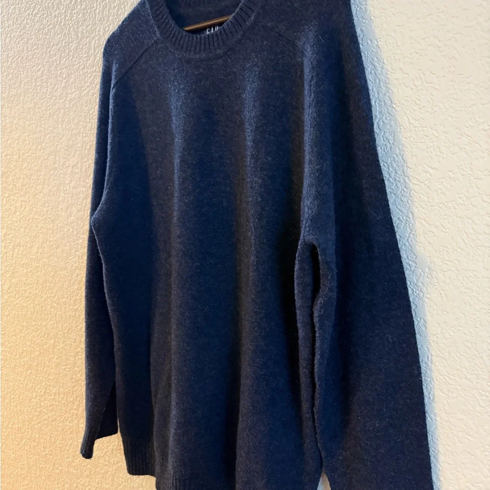 GAP classic crewneck